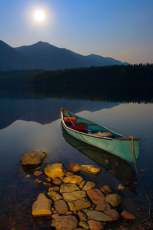 Moonlit_Canoe, Vert with moon